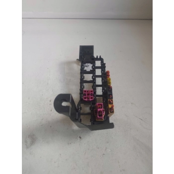 PODSTAWA PRZEKAŹNIKÓW VOLKSWAGEN PASSAT B5 28478239 GENUINE