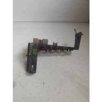PODSTAWA PRZEKAŹNIKÓW VOLKSWAGEN PASSAT B5 28478239 GENUINE