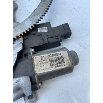 PODNOŚNIK SZYBY DRZWI PRZEDNICH PRZÓD STRONA PRAWA OPEL MERIVA A 93389551