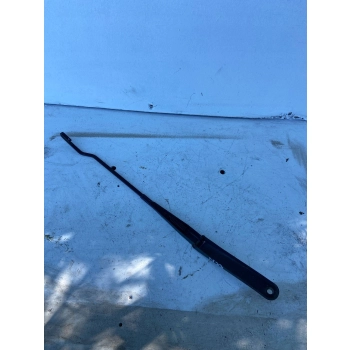 RAMIĘ WYCIERACZKI PRZEDNIEJ SZYBY PRZÓD STRONA LEWA FIAT STILO 46814354