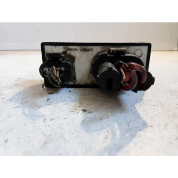 PRZEKAŹNIK WENTYLATORA PRZÓD VOLKSWAGEN PASSAT B3 357919506A GENUINE