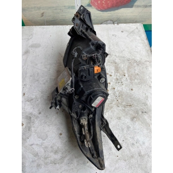 REFLEKTOR PRZÓD LAMPA STRONA PRAWA MAZDA 5