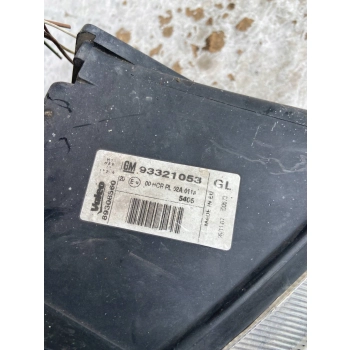 REFLEKTOR PRZÓD STRONA PRAWA OPEL MERIVA A 93321053