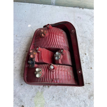 LAMPA TYLNA TYŁ STRONA PRAWA KIA CARNIVAL