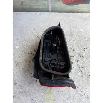LAMPA TYLNA TYŁ STRONA PRAWA CITROEN SAXO