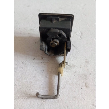 ZAMEK SCHOWKA ŚRODEK RENAULT CLIO I 6557888