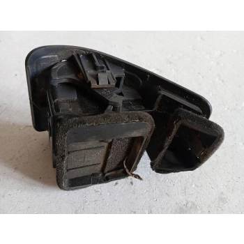 KRATKA NAWIEWU BOCZNA DESKI PRZÓD STRONA LEWA MAZDA 323 5689989