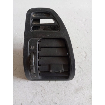 KRATKA NAWIEWU BOCZNA DESKI PRZÓD STRONA PRAWA MAZDA 323 65965656