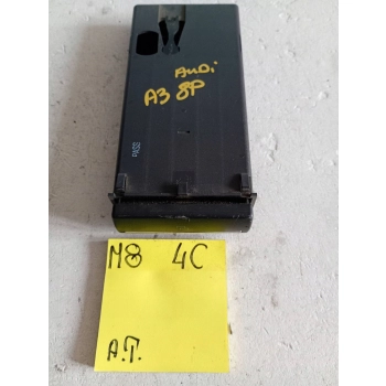 SCHOWEK W DESCE ŚRODEK AUDI A3 S3 8P 8P0941561