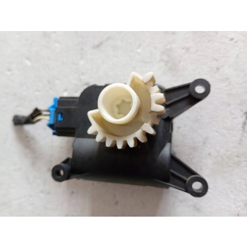 nastawnik klap nawiewu AUDI A3 S3 8P 983381FD