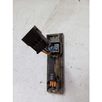 OŚWIETLENIE WNĘTRZA ŚRODEK AUDI 80 90 S2 B4 893947105