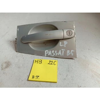 ZEWNĘTRZNA KLAMKA DRZWI PRZÓD STRONA LEWA VOLKSWAGEN PASSAT B5 265989