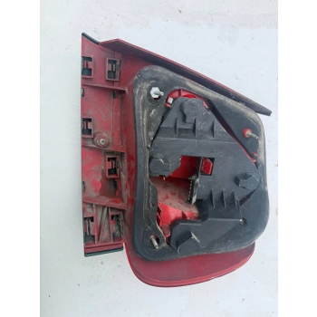 LAMPA TYLNA TYŁ STRONA PRAWA AUDI A4 S4 B5 8D GENUINE
