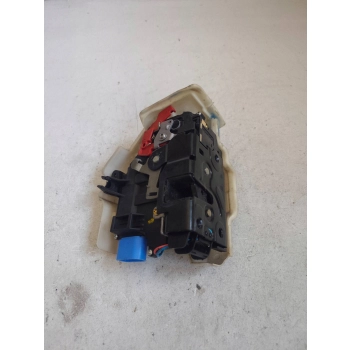 ZAMEK DRZWI PRZEDNICH PRZÓD STRONA PRAWA VOLKSWAGEN GOLF V 8349228 GENUINE