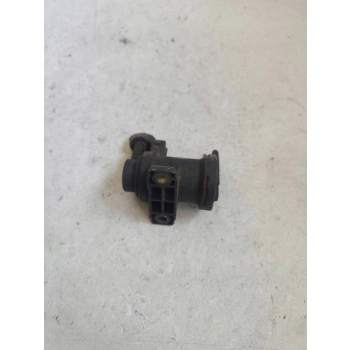 POMPKA SPRYSKIWACZA ŚRODEK MAZDA MPV II LW 2387482 GENUINE