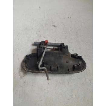 ZEWNĘTRZNA KLAMKA DRZWI PRZEDNICH PRZÓD STRONA LEWA NISSAN ALMERA N16 82348