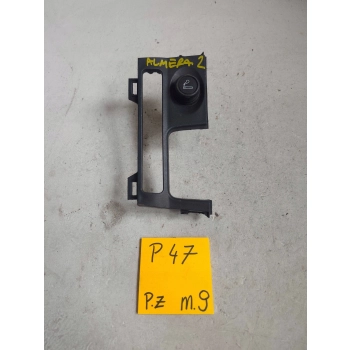 GNIAZDO ZAPALNICZKI PRZEDNIE ŚRODEK NISSAN ALMERA N16 894651 GENUINE
