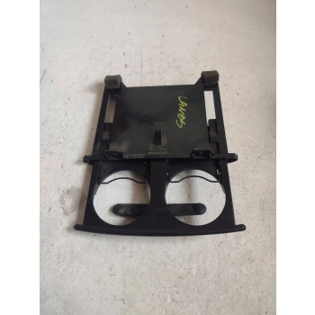 UCHWYT NA KUBEK W DESCE ROZDZIELCZEJ ŚRODEK DAEWOO LANOS 247282 GENUINE