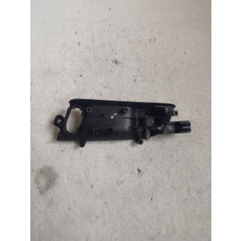 KLAMKA WEWNĘTRZNA PRZÓD STRONA PRAWA AUDI A3 S3 8P 8P3867020 GENUINE