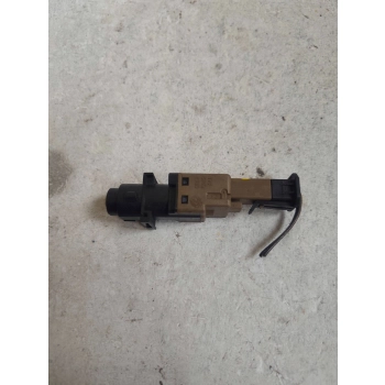 CZUJNIK PEDAŁU HAMULCA ŚRODEK FIAT CROMA 284677-2 GENUINE