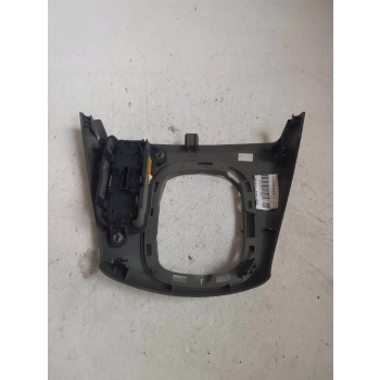 RAMKA LEWARKA Z PRZYCISKAMI ŚRODEK RENAULT SCENIC II 820019955C