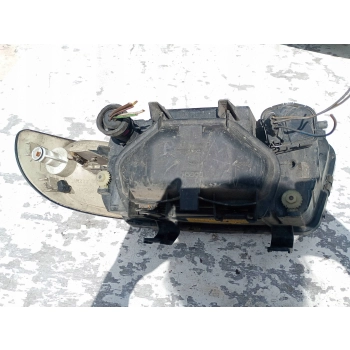 REFLEKTOR PRZÓD STRONA PRAWA AUDI A4 S4 B5 8D 1852912100 GENUINE