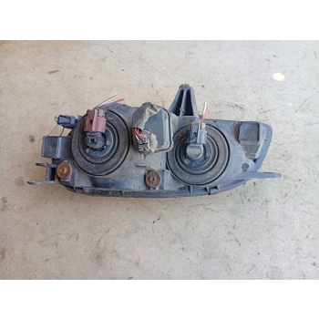 REFLEKTOR PRZÓD LAMPA STRONA PRAWA TOYOTA COROLLA E110