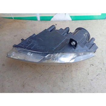 REFLEKTOR PRZÓD LAMPA STRONA PRAWA VOLKSWAGEN PASSAT B6