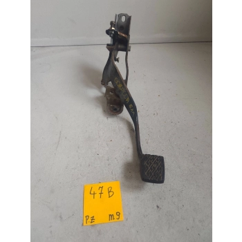 PEDAŁ SPRZĘGŁA ŚRODEK TOYOTA COROLLA VERSO E110 23894 GENUINE