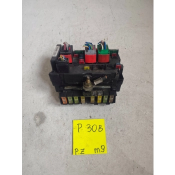 SKRZYNKA BEZPIECZNIKÓW ŚRODEK PEUGEOT 307 9646405380 GENUINE
