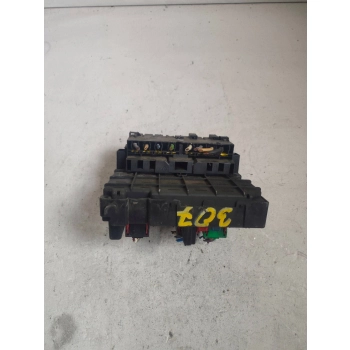 SKRZYNKA BEZPIECZNIKÓW ŚRODEK PEUGEOT 307 9646405380 GENUINE