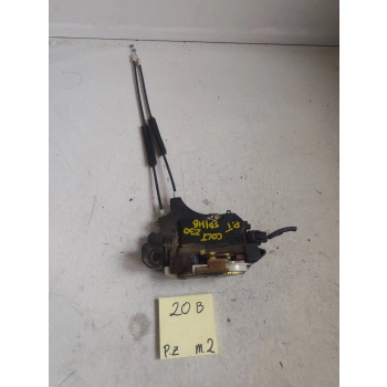 ZAMEK DRZWI TYLNYCH TYŁ STRONA PRAWA MITSUBISHI COLT 389748 GENUINE