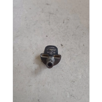 UCHO DO MOCOWANIA BAGAŻU TYŁ VOLKSWAGEN PASSAT B6 3C9867160 GENUINE