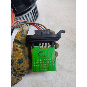 DMUCHAWA NAWIEWU ŚRODEK RENAULT LAGUNA II 23476782 GENUINE