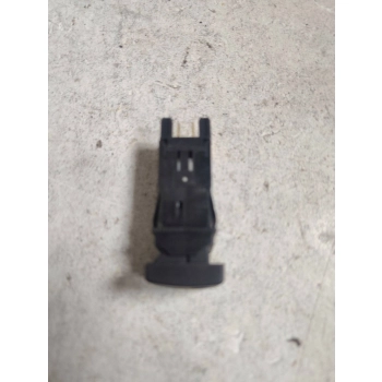 WŁĄCZNIK ŚWIATEŁ AWARYJNYCH ŚRODEK RENAULT CLIO II 8734682 GENUINE