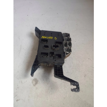 SKRZYNKA BEZPIECZNIKÓW ŚRODEK FORD MONDEO MK III 37439284 GENUINE