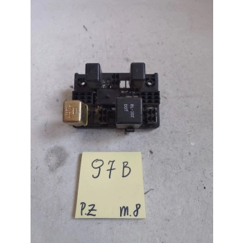 SKRZYNKA PRZEKAŹNIKÓW ŚRODEK HYUNDAI ACCENT 829378492 GENUINE
