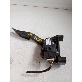 PEDAŁ GAZU PRZÓD OPEL ASTRA H 9157998 GENUINE