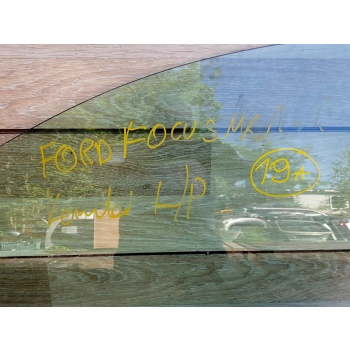 SZYBA BOCZNA DRZWI LEWY PRZÓD FORD FOCUS MK1 KOMBI