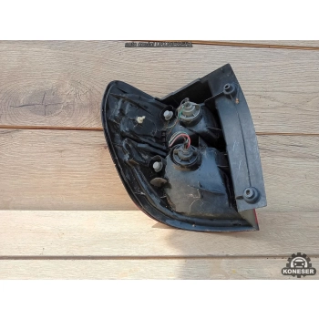 LAMPA TYLNA PRAWA PRAWY TYŁ MAZDA 626 KOMBI