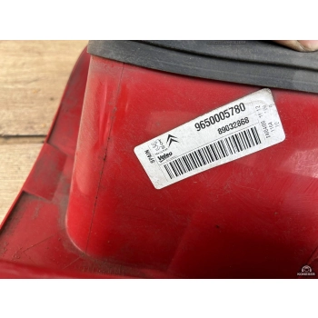 LAMPA TYLNA PRAWA PRAWY TYŁ CITROEN XSARA PICASSO 9650005780