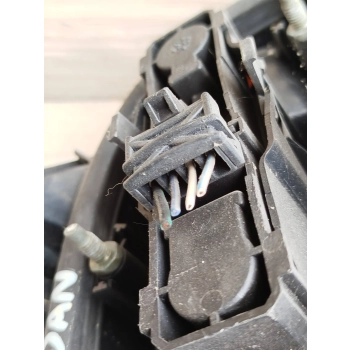 LAMPA TYLNA PRAWA PRAWY TYŁ RENAULT LAGUNA I SEDAN
