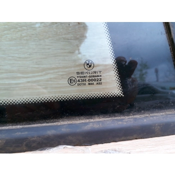 SZYBA KAROSERYJNA TRÓJKĄT PRAWY TYŁ BMW E46 3D