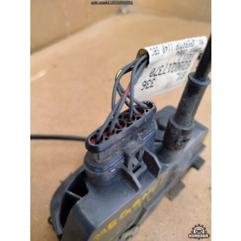 ZAMEK DRZWI LEWY TYŁ RENAULT MEGANE II KOMBI 8200217370