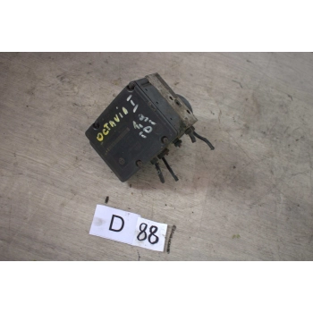 LAMPA LEWA TYŁ TYLNA 3A5945107 VW PASSAT B4 1.8
