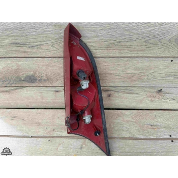 LAMPA TYLNA PRAWA PRAWY TYŁ FORD FOCUS MK1 HB