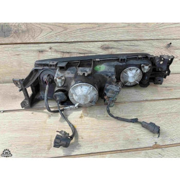 LAMPA PRZEDNIA LEWA REFLEKTOR LEWY MAZDA 626