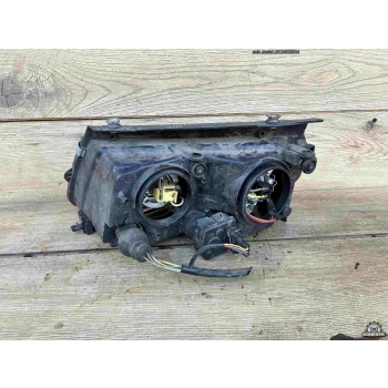 LAMPA PRZEDNIA PRAWA REFLEKTOR PRAWY VOLKSWAGEN PASSAT B5