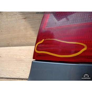 LAMPA TYLNA PRAWA PRAWY TYŁ AUDI A4 B5 LEKKA RYSKA
