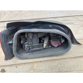LAMPA TYLNA PRAWA PRAWY TYŁ CITROEN SAXO